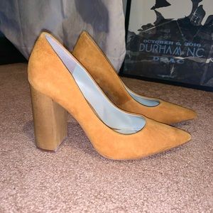 1.State Valencia suede pumps